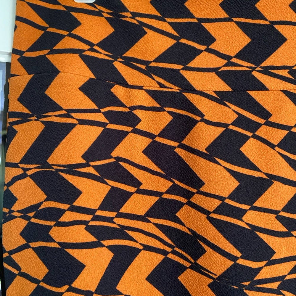 Orange & Black Geometric Zigzag Patterned Skirt L… - image 2